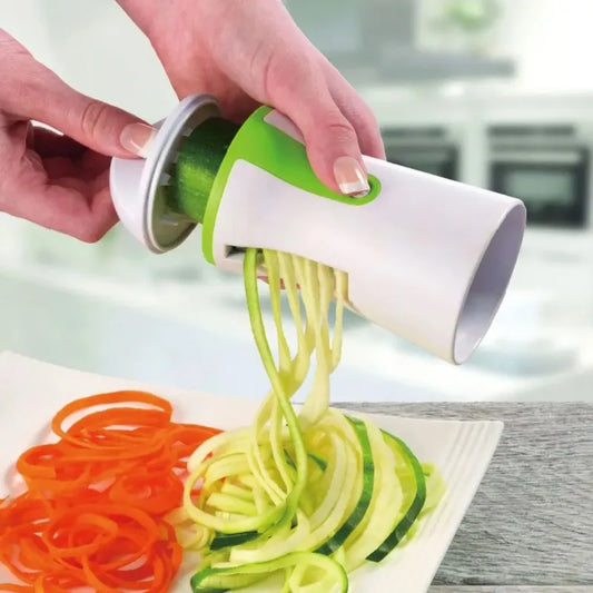 Coupe-légumes spirale pour transformer les concombres en spaghettis sains et colorés