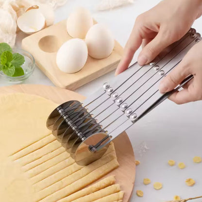 Couteau à Pâte en Acier Inoxydable™ avec 5 roues pour une découpe parfaite des pâtes, pizzas et pâtisseries
