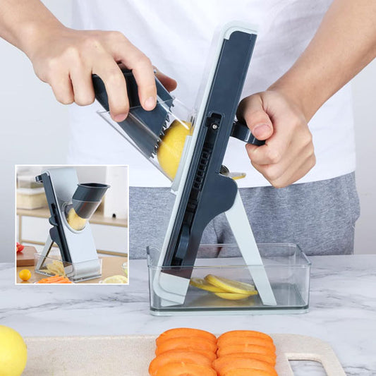 Mandoline de cuisine découpant un citron 